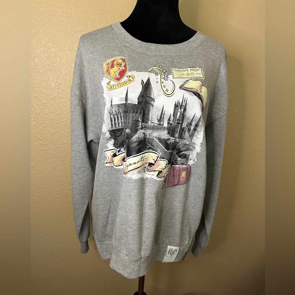 2023 Harry Potter Women’s Sweatshirt Size L